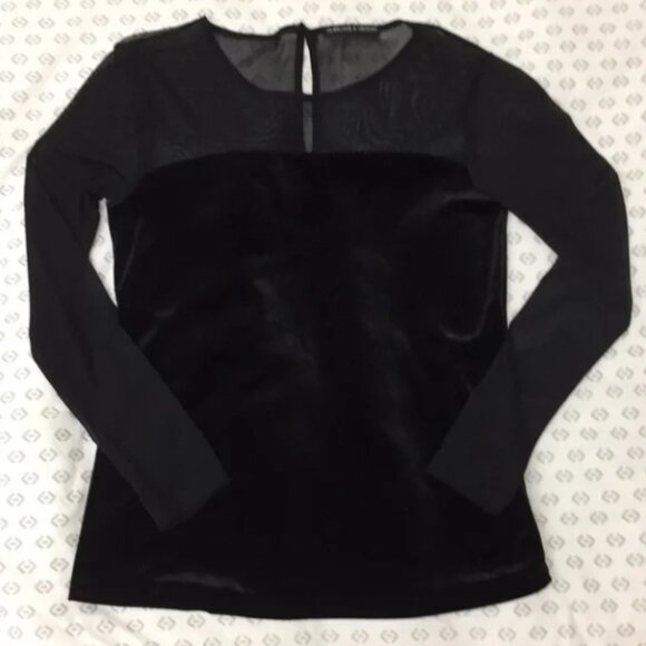 Women's Flowy Short Sleeve Top - Picture 2 of 3